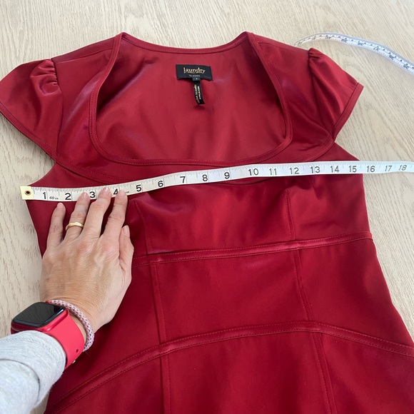 Laundry by Shelli Siegal red satin cap sleeve bodycon dress, size 2 (XS) - Picture 13 of 15